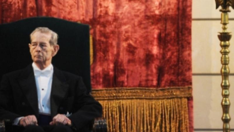 Le Monde: Regele Mihai implineste 90 de ani, dar inca face clasa politica romaneasca sa trepideze