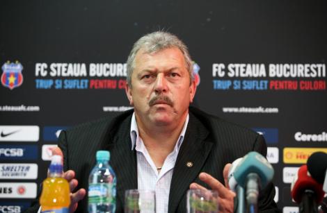 Duckadam il ironizeaza pe Dumitriu: "Se autopropune la Steaua, ii urez la multi ani"