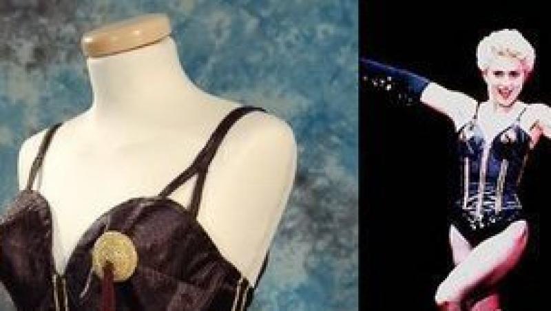 Celebrul corset al Madonnei -  estimat la 72.000 de dolari!