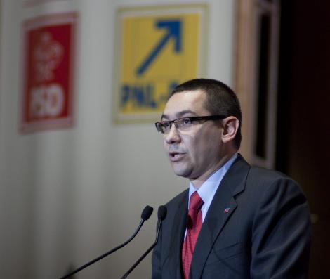 Ponta: Solutia CE e sa ia bani de la oameni si sa dea la banci. Sunt alegeri in 2012 si 2013