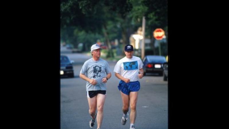 FOTO! Bill Clinton si Al Gore - ipostaze jenante la jogging, in anii '90!