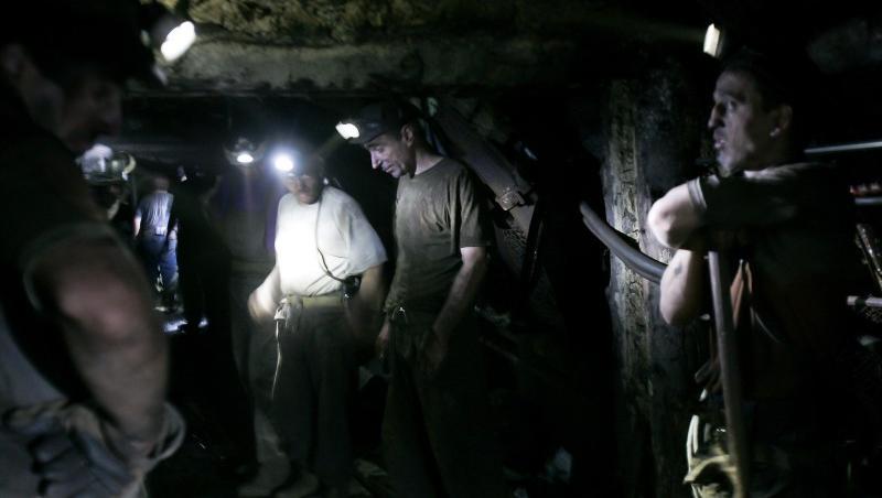Minerii disponibilizati din Valea Jiului: De luni incepem protestele