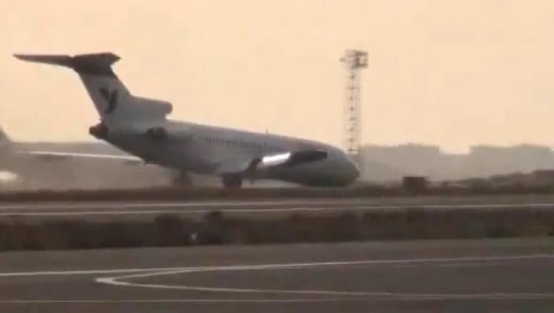 VIDEO! Teheran: Un Boeing 727 a aterizat fara rotile din fata!