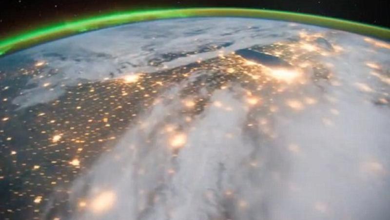 VIDEO! Vezi cum arata pamantul din Cosmos!