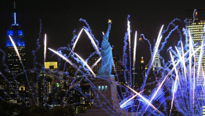 FOTO & VIDEO! Americanii au sarbatorit Ziua Statuii Libertatii la New York