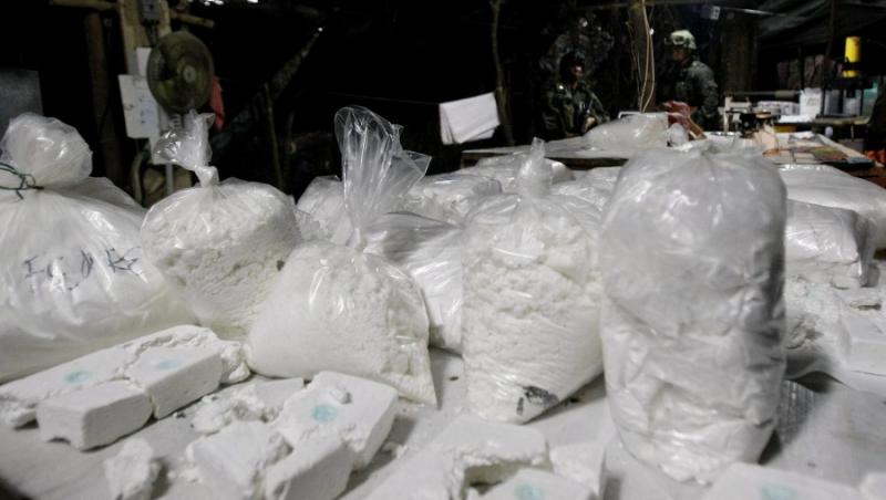 Sapte tone de cocaina, confiscate de Paza de Coasta americana de pe un submarin