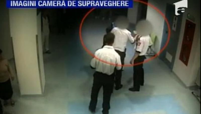 VIDEO! Teroare la Spitalul Universitar. Un tanar i-a amenintat cu un cutit pe medici