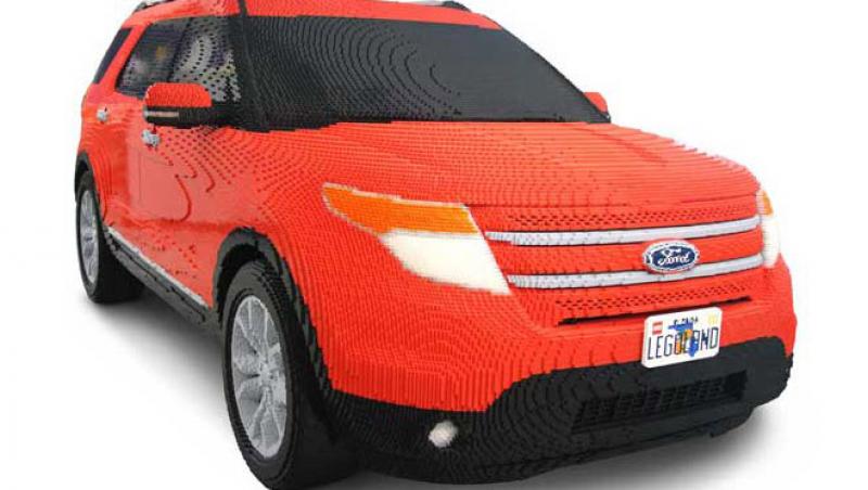 FOTO! Vezi cum arata Ford Explorer din piese Lego!