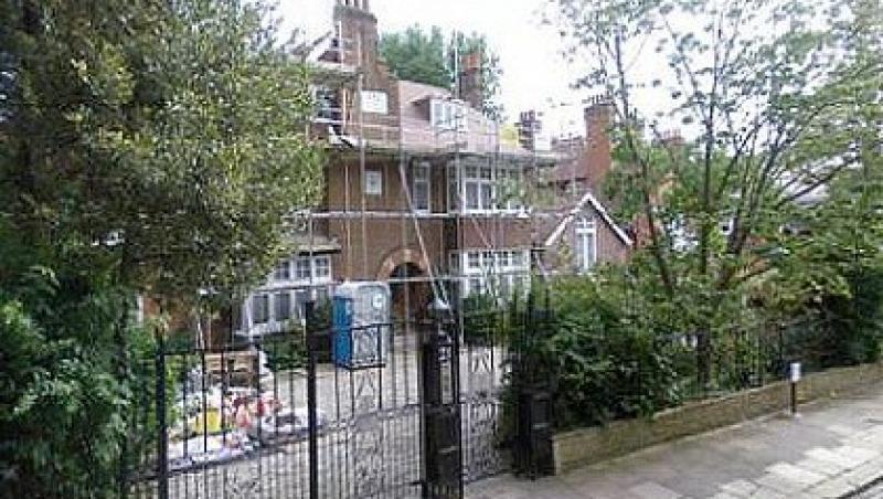 Consilierul partidului Laburist si-a cumparat o casa de 8,5 milioane de lire sterline cu bani cash