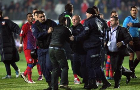 Incidentele de la Ploiesti, in presa internationala: "O violenta spontana a adus haosul la un meci din Romania"