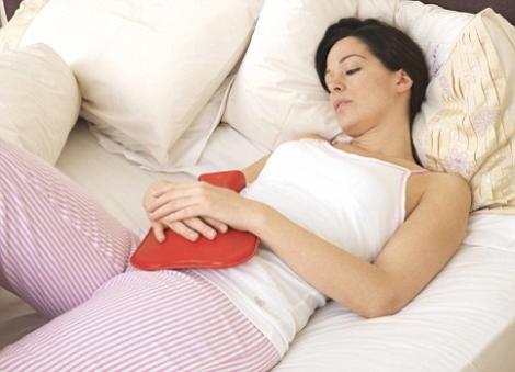 5 modalitati benefice prin care sa tratati durerea menstruala!