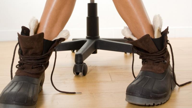 Studiu: Femeile si-ar parasi partenerul din cauza pantofilor urati!