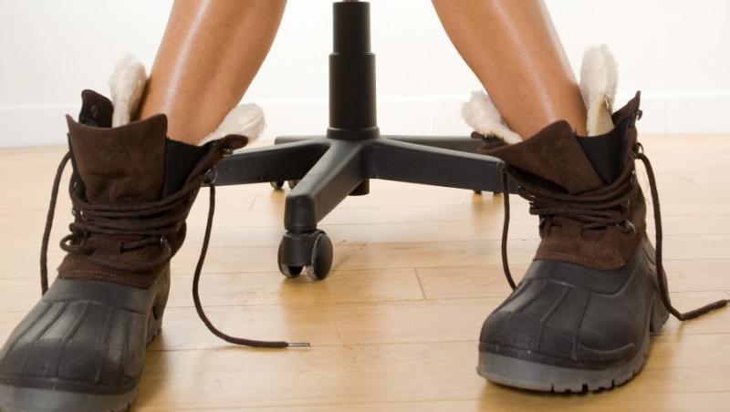 Studiu: Femeile si-ar parasi partenerul din cauza pantofilor urati!