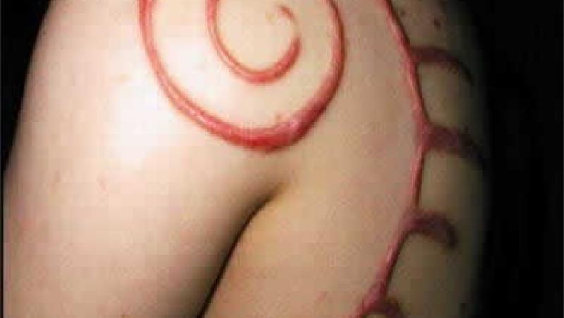 FOTO! Bizar: tatuaje 