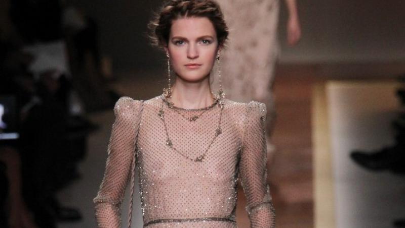 FOTO! Valentino: transparenta si stralucire la Paris