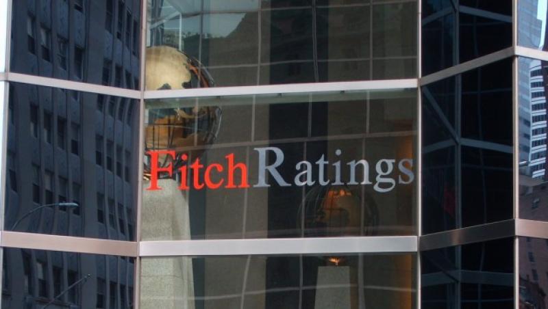 Fitch a retrogradat ratingurile Italiei si Spaniei. Actiunile americane, euro si petrolul, in scadere