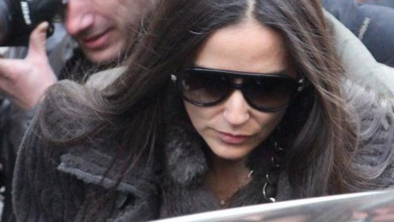 VIDEO! Demi Moore, spaima paparazzilor