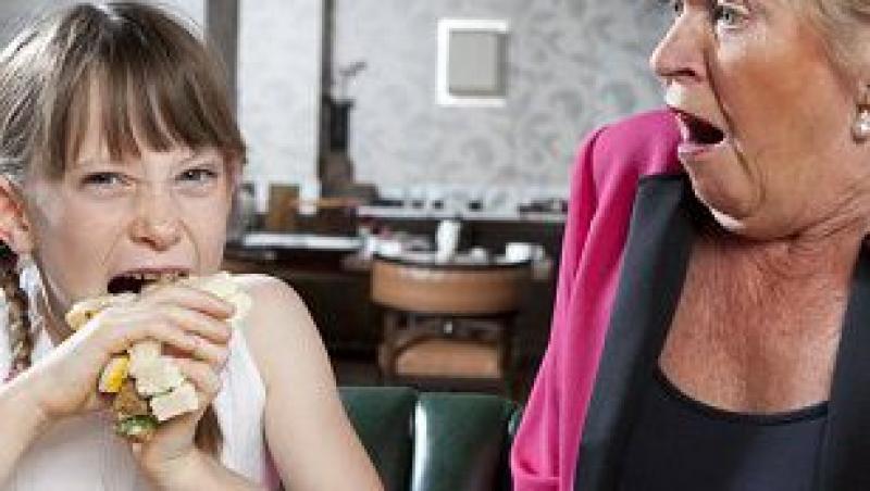 Studiu: Parintii refuza sa manance la restaurant, din cauza lipsei manierelor copiilor