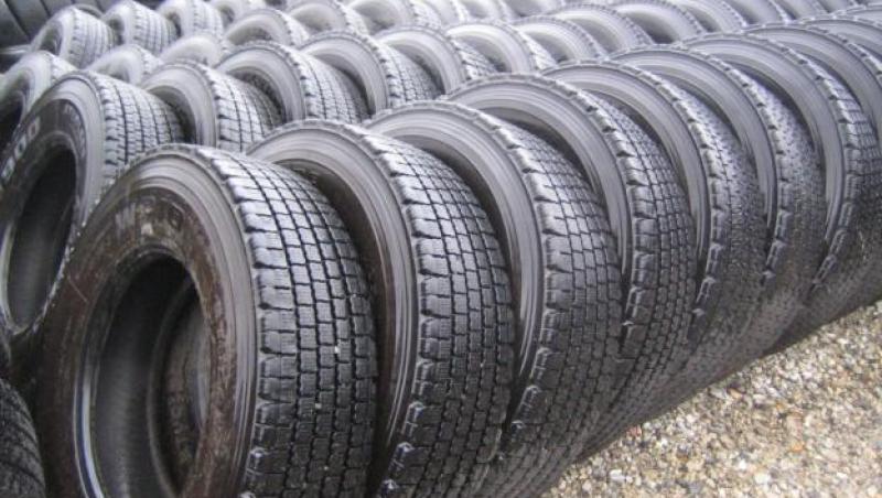 20 de TIR-uri cu pneuri de iarna de import fara acte, confiscate