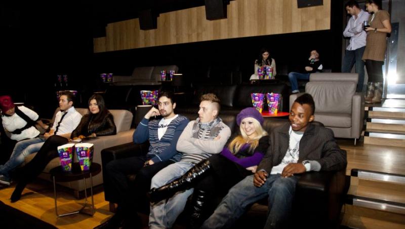 Seara in stil VIP pentru finalistii X Factor! Concurentii supershowului au vizionat ieri un film alaturi de mentorii lor!