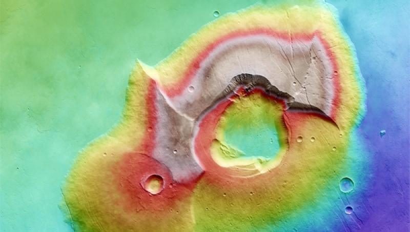 FOTO! Vulcan curcubeu pe Marte vechi de 4 miliarde de ani
