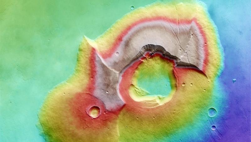 FOTO! Vulcan curcubeu pe Marte vechi de 4 miliarde de ani