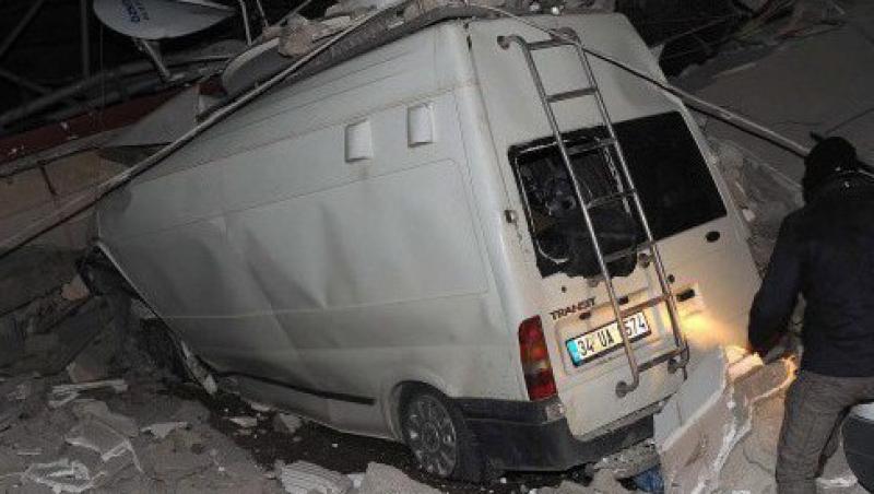 UPDATE! FOTO - Imaginile unui nou dezastru in Turcia. 10 morti si sute de raniti, in urma cutremurului de aseara