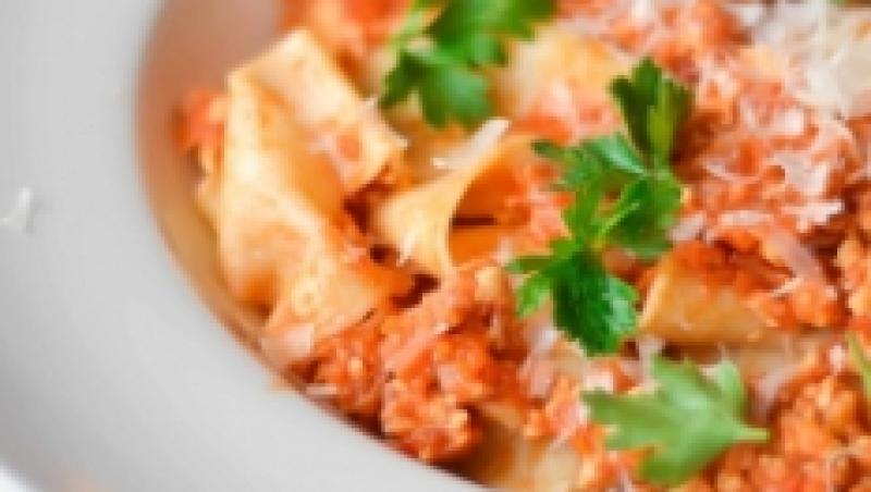 Reteta zilei: Pappardelle cu ragu de pui