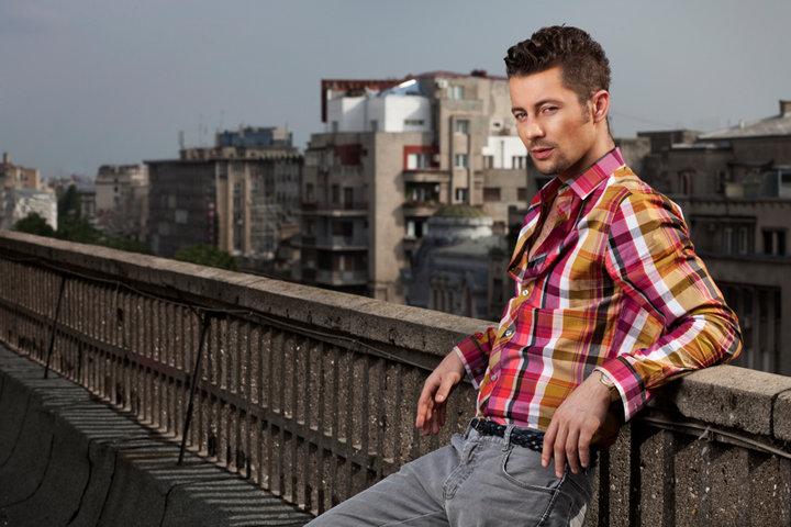 Afla in ce pat a dormit Adrian Sina inainte de gala X Factor!