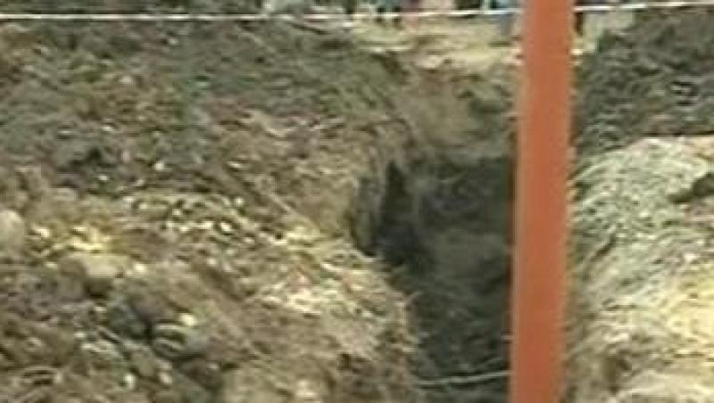 Bucuresti: Un muncitor a murit dupa ce a fost prins sub un mal de pamant