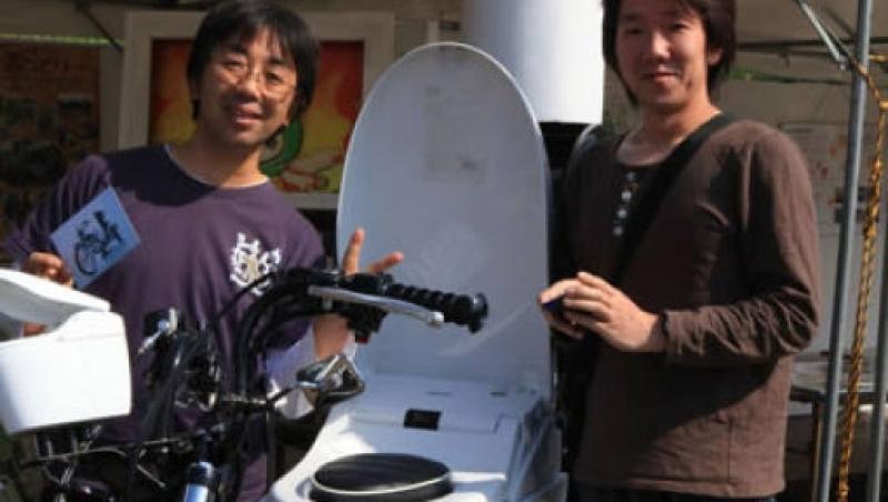 FOTO! Japonezii au creat motocicleta cu WC!