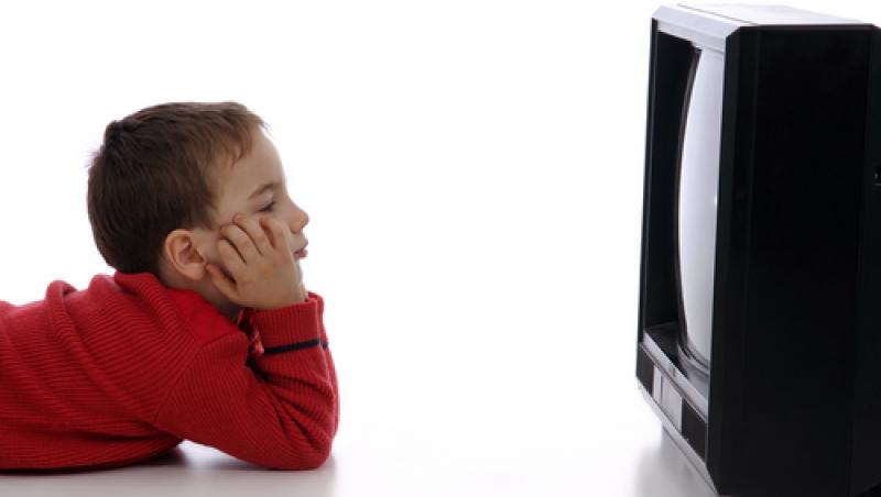 Cum afecteaza programele TV cresterea si dezvoltarea copilului tau (I)