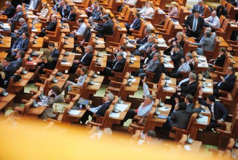 Scandal in Camera Deputatilor: Opozitia a parasit sala pentru ca PDL incearca modificarea ordinii voturilor