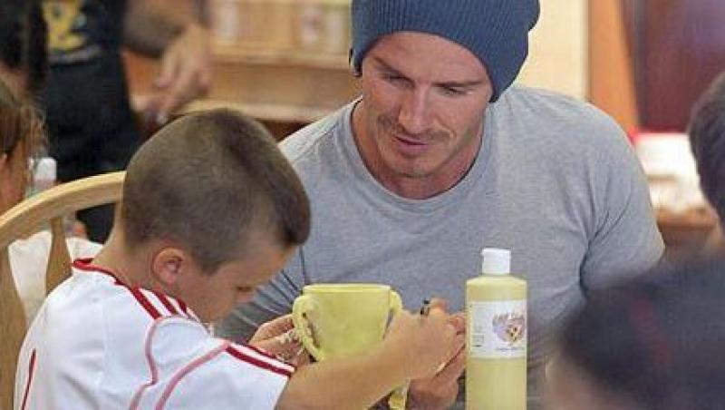 FOTO! Copiii lui David Beckham au decorat trofeul tatalui lor