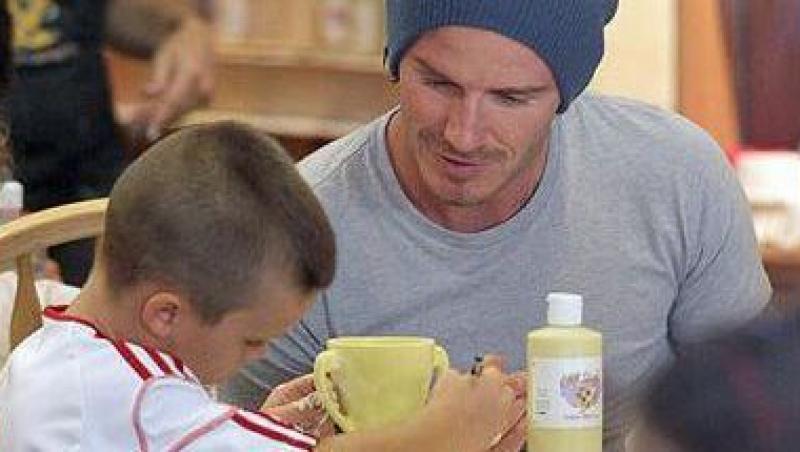 FOTO! Copiii lui David Beckham au decorat trofeul tatalui lor