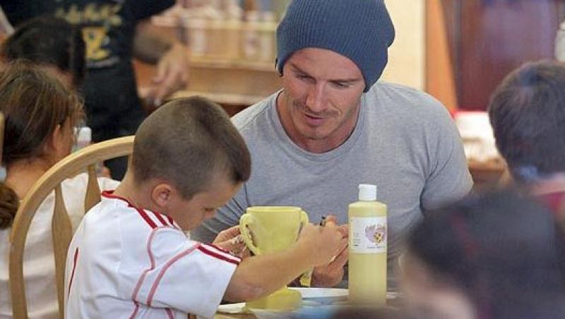 FOTO! Copiii lui David Beckham au decorat trofeul tatalui lor