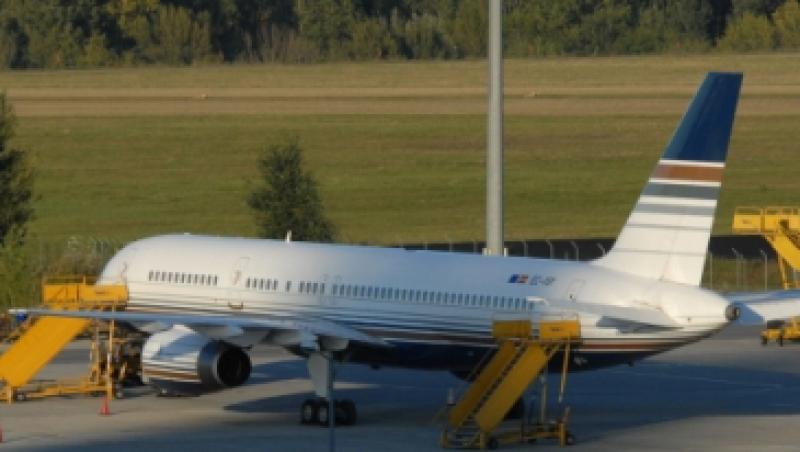 Pasagerii unui zbor, obligati sa stranga de 24.000 de euro pentru a ajunge la destinatie