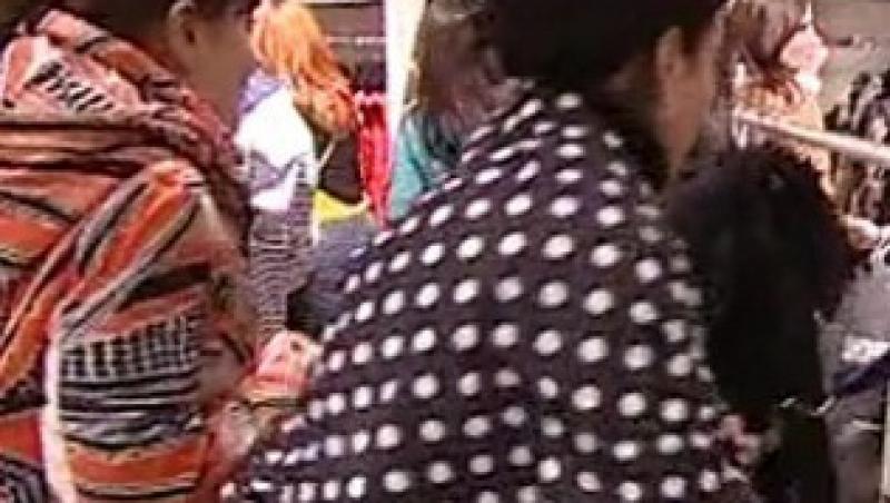 VIDEO! Bataie pe haine Versace, intr-un mall din Bucuresti