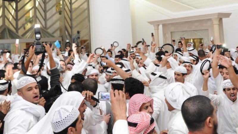 Proteste fara precedent in Kuweit. Manifestantii au invadat, miercuri seara, Parlamentul
