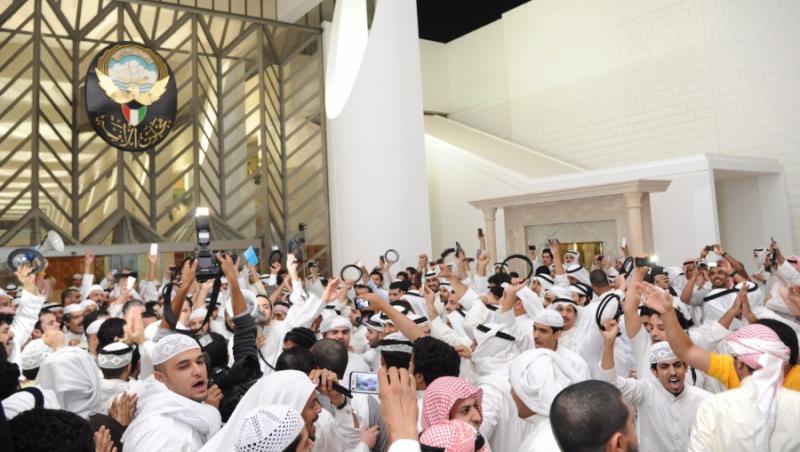 Proteste fara precedent in Kuweit. Manifestantii au invadat, miercuri seara, Parlamentul