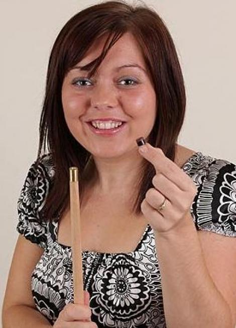 Marea Britanie: O femeie a trait cu varful unui tac de biliard in nas timp de 12 ani