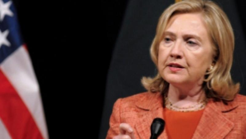 Hillary Clinton, tinta unui atac cu oua si vopsea rosie in Filipine
