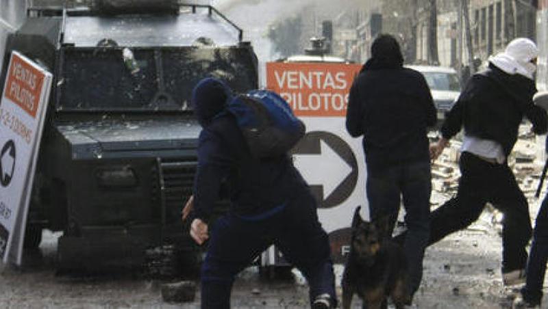 VIDEO! Noi violente in Chile: studentii s-au batut cu politistii