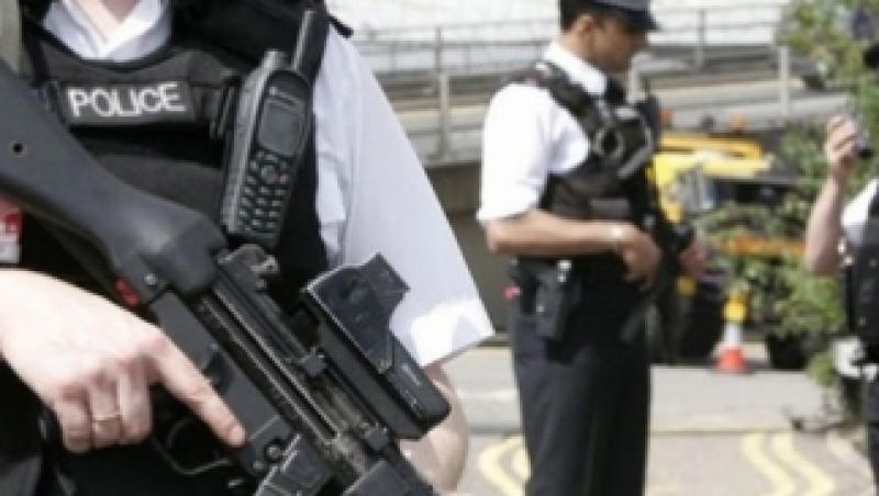 Patru politisti, injunghiati intr-un cartier londonez