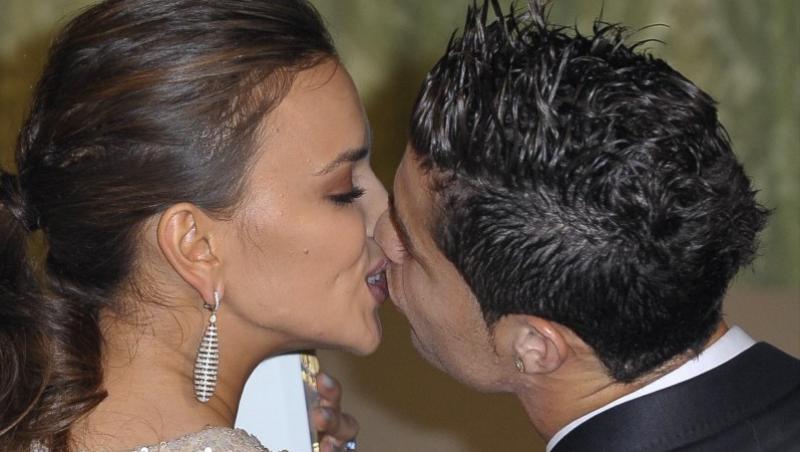 FOTO! Irina Shayk si Ronaldo, sarut cu limba in vazul lumii!