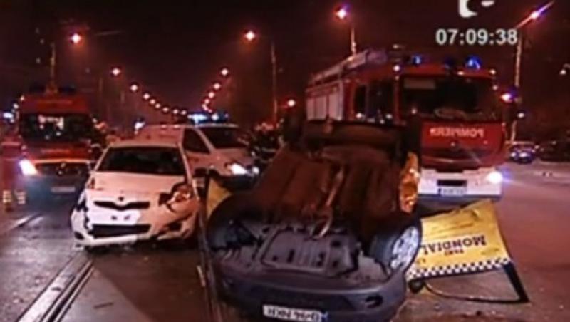 VIDEO! Taximetru rasturnat in Capitala: 5 raniti