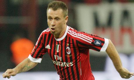 Antonio Cassano se opereaza pe cord. Atacantul lui AC Milan va lipsi in jur de sase luni de pe teren