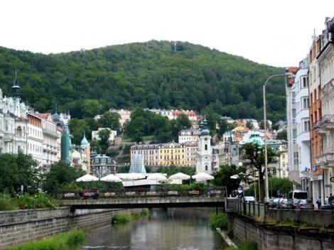 FOTO! Karlovy Vary - culori,  izvoare termale, distractie si relaxare