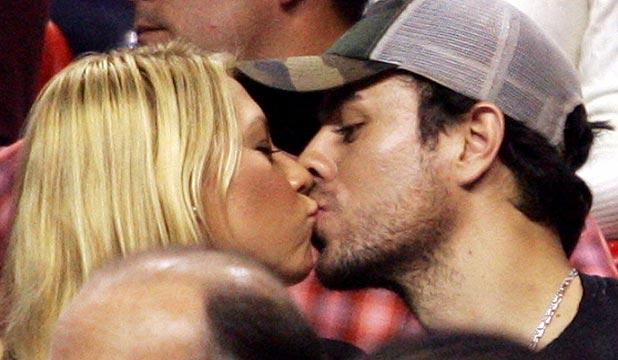 Zvon: Enrique Iglesias a lasat-o insarcinata pe Anna Kournikova