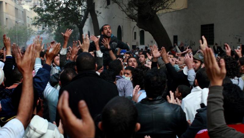 Egipt: Guvernul si-a dat demisia in urma protestelor de la Cairo